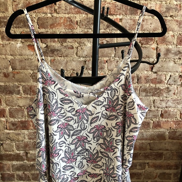 Flouncy tank from Francesca’s - Picture 2 of 3